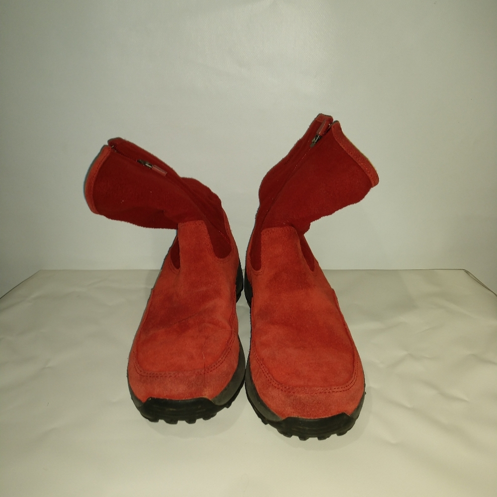L.L. Bean Women's Red Suede Fleece-Lined Thinsulat
